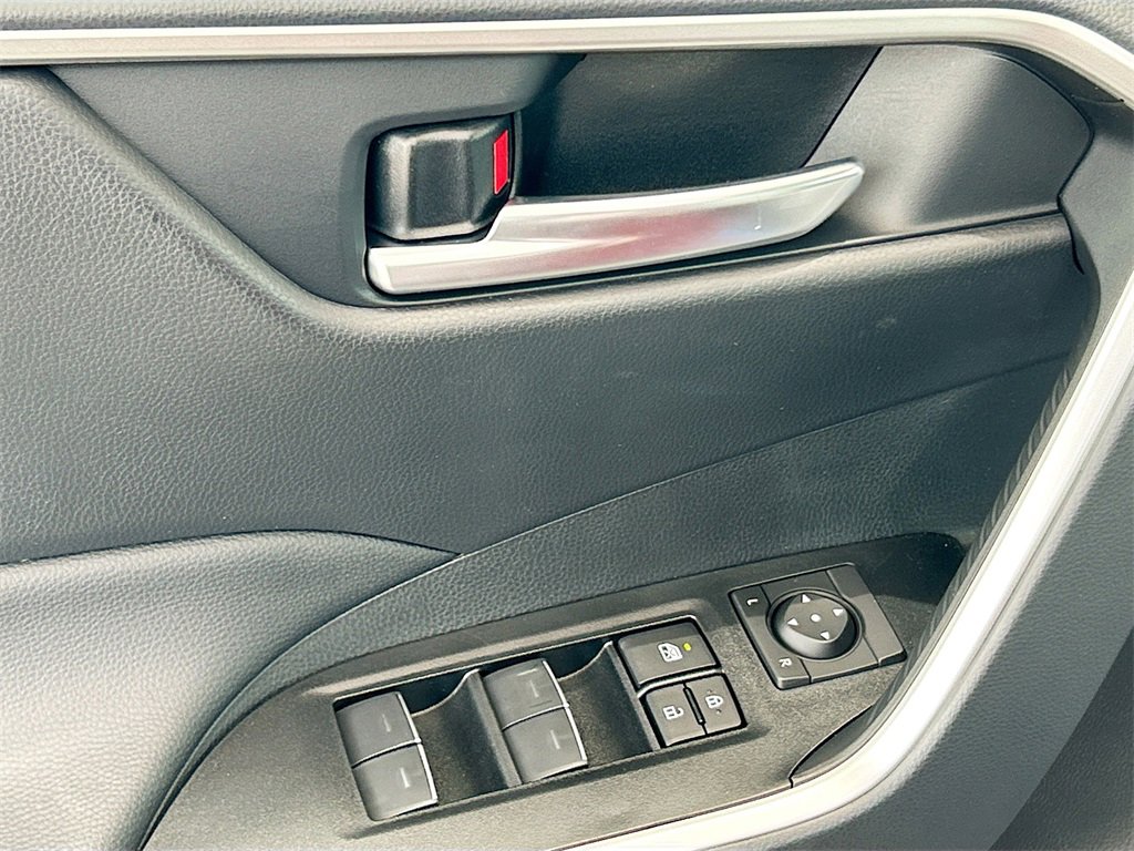 New 2025 Toyota RAV4 XLE image 15