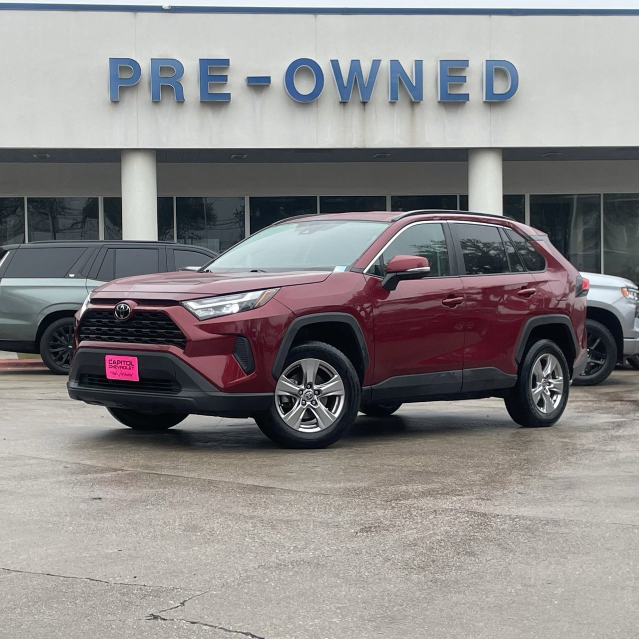 Used 2023 Toyota RAV4 XLE image 1