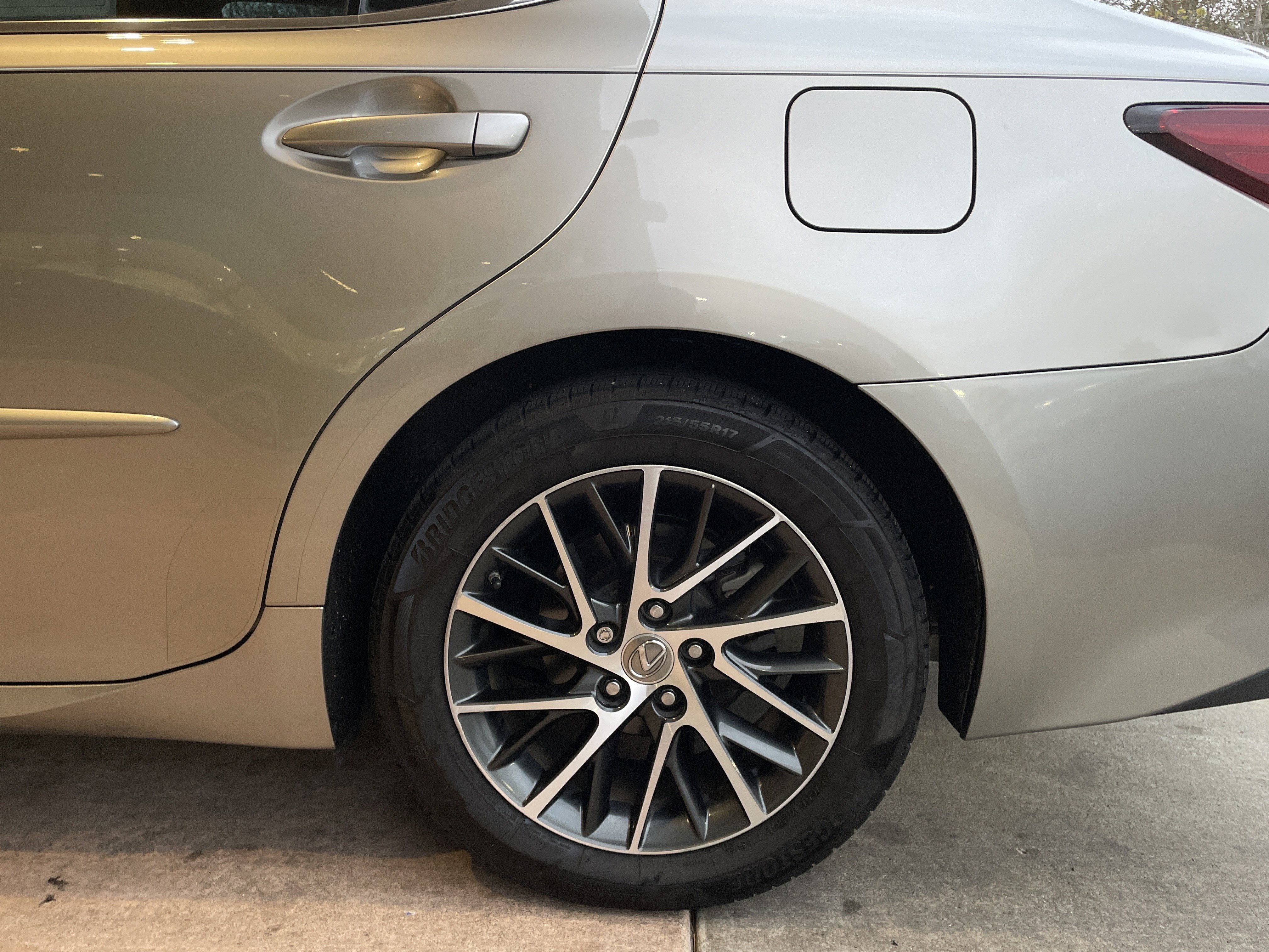 Used 2017 Lexus ES 350 image 23