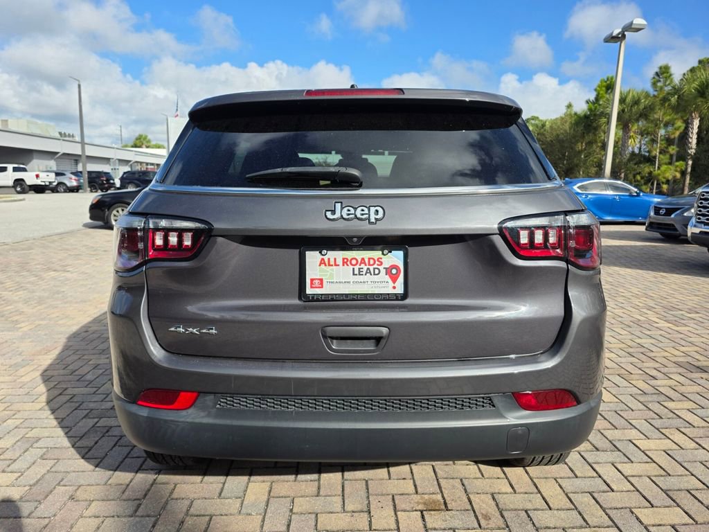 Used 2024 Jeep Compass Sport image 10