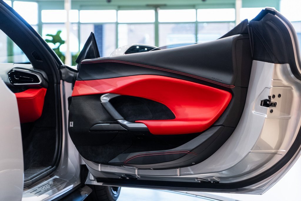 Used 2023 Ferrari 296 GTS image 37