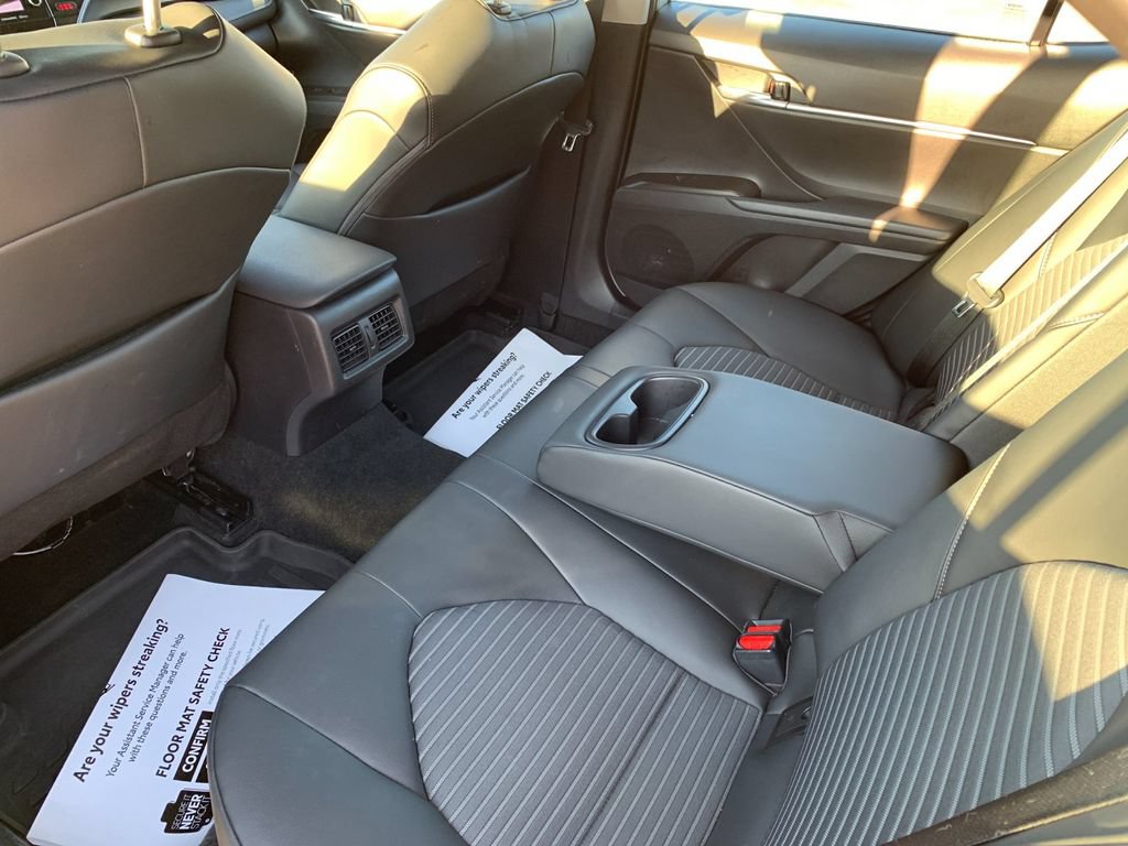 Used 2023 Toyota Camry SE w/ Cold Weather Package FWD image 14