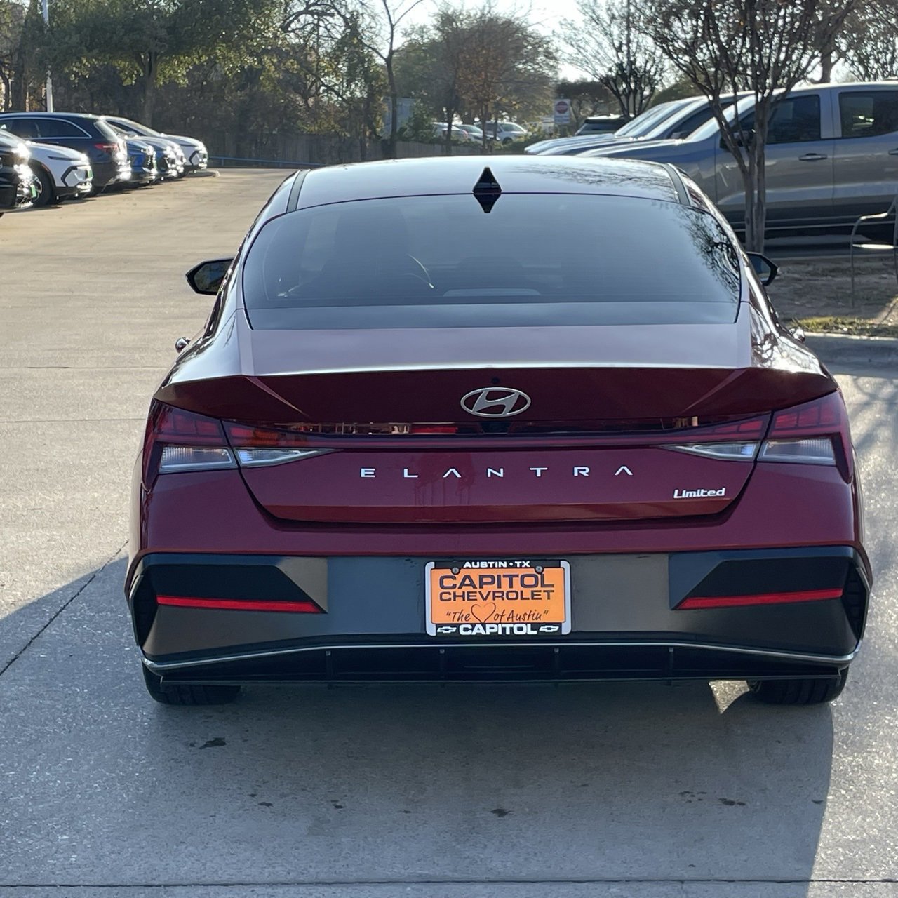 Used 2025 Hyundai Elantra Limited image 5