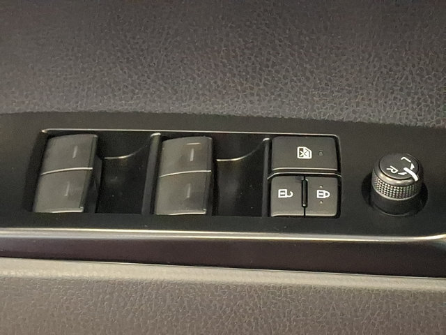 Used 2026 Toyota Camry SE FWD image 25