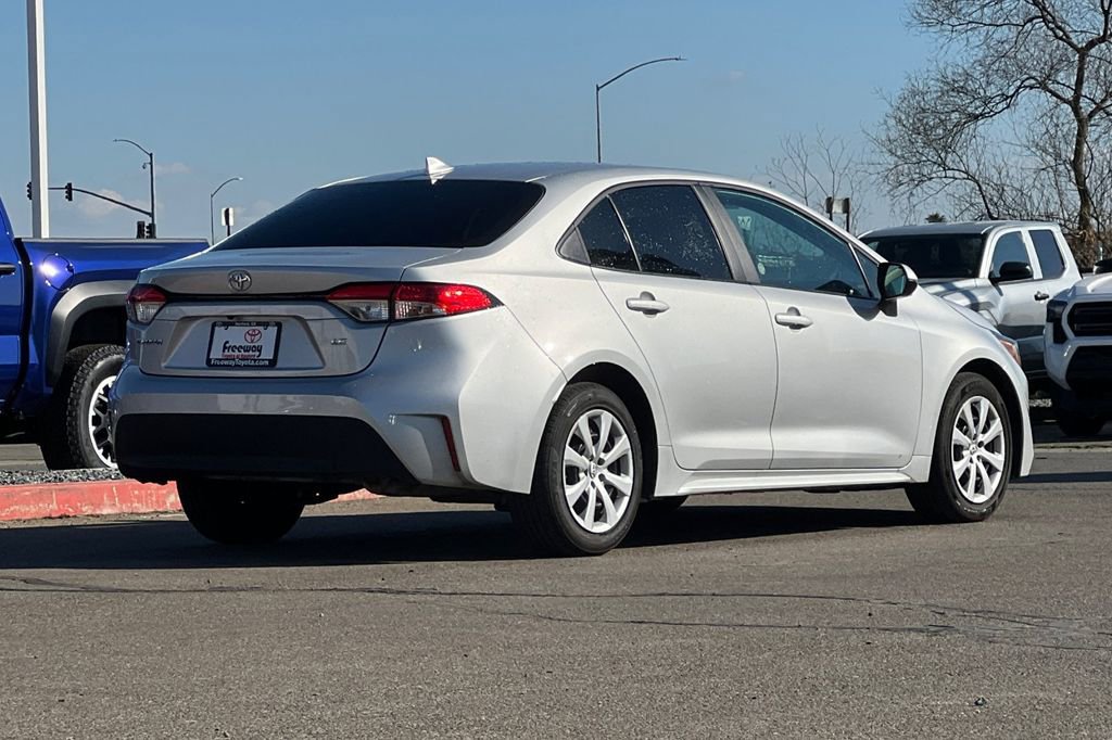 Certified 2025 Toyota Corolla LE image 5
