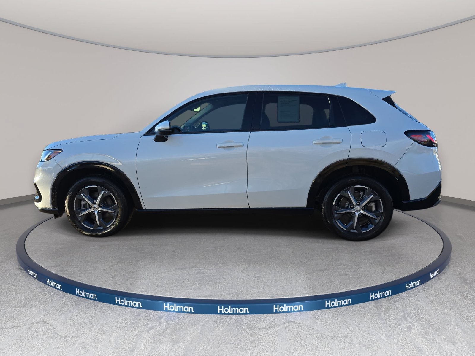 Used 2024 Honda HR-V EX-L image 9
