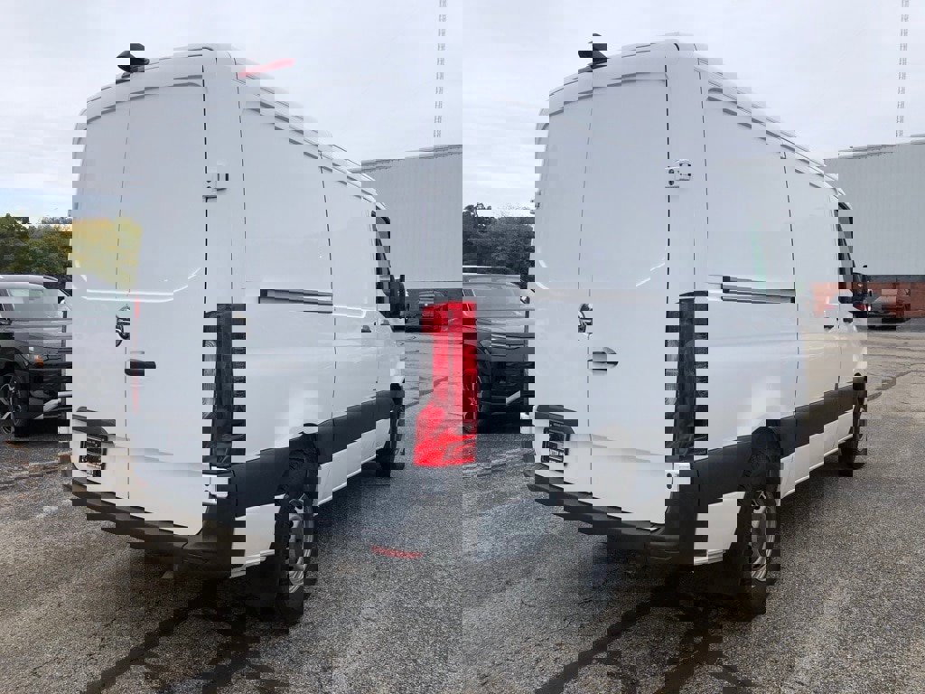 Used 2019 Freightliner Sprinter 2500 w/ Driver Convenience Package image 6