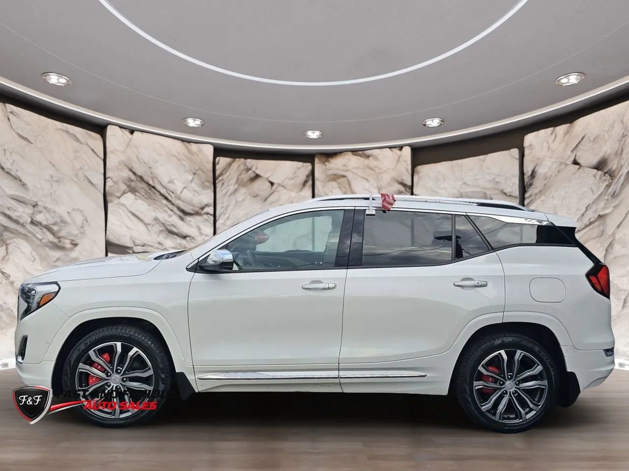 Used 2020 GMC Terrain Denali w/ Denali Premium Package AWD/4WD image 4