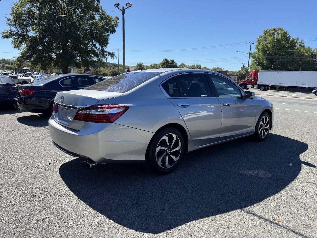 Used 2016 Honda Accord EX-L image 5