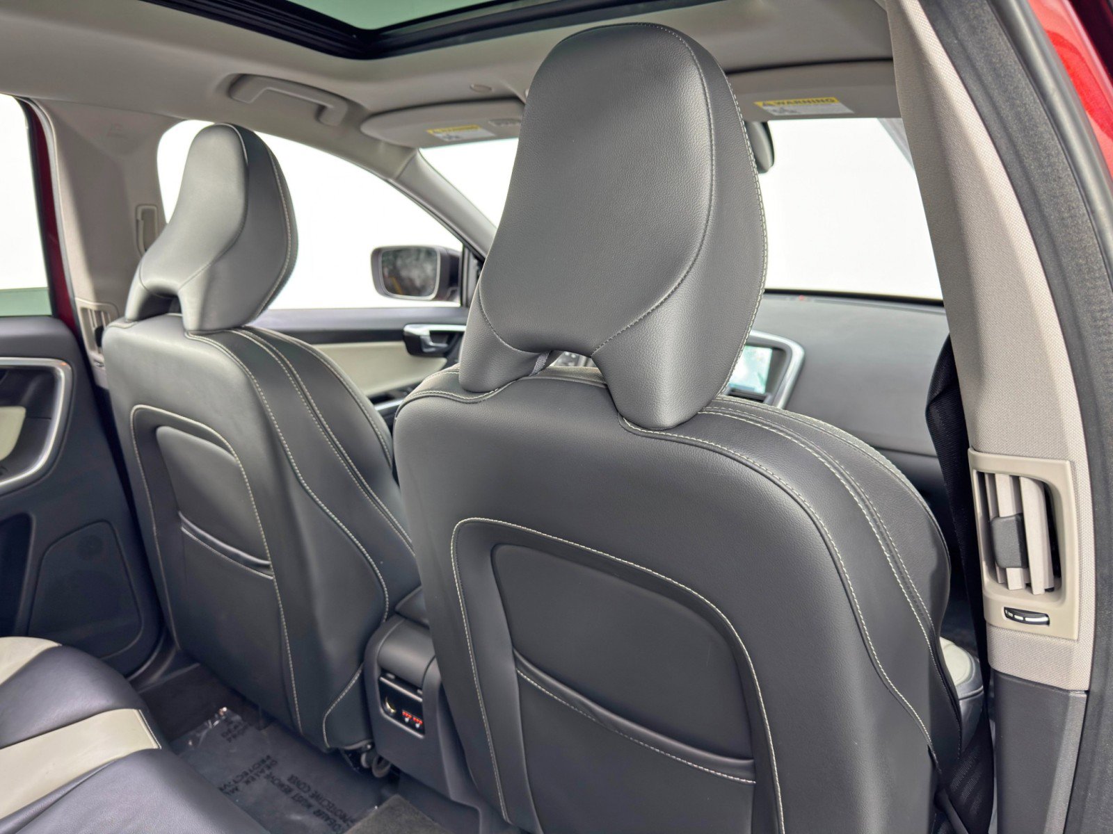 Used 2017 Volvo XC60 T5 Dynamic w/ Preferred Option Package image 34