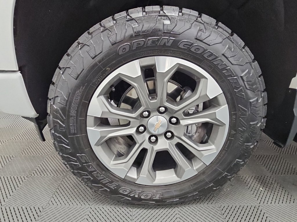 Used 2024 Chevrolet Silverado 1500 High Country w/ Technology Package AWD/4WD image 47