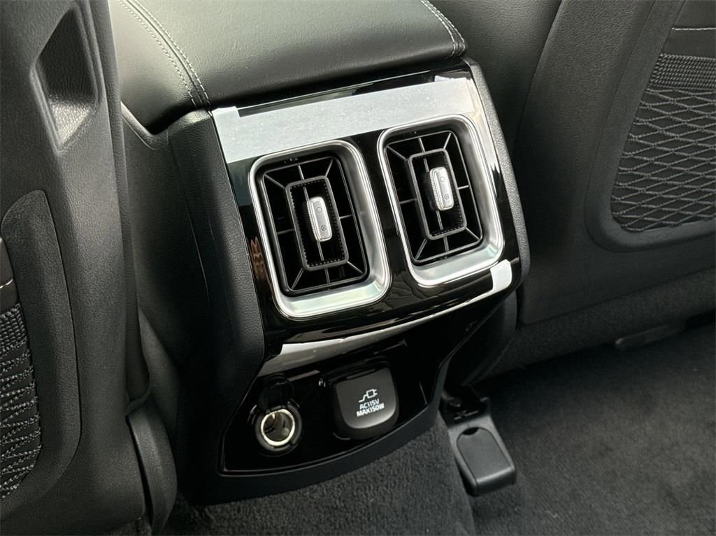 Certified 2025 Kia Sorento SX Prestige image 32