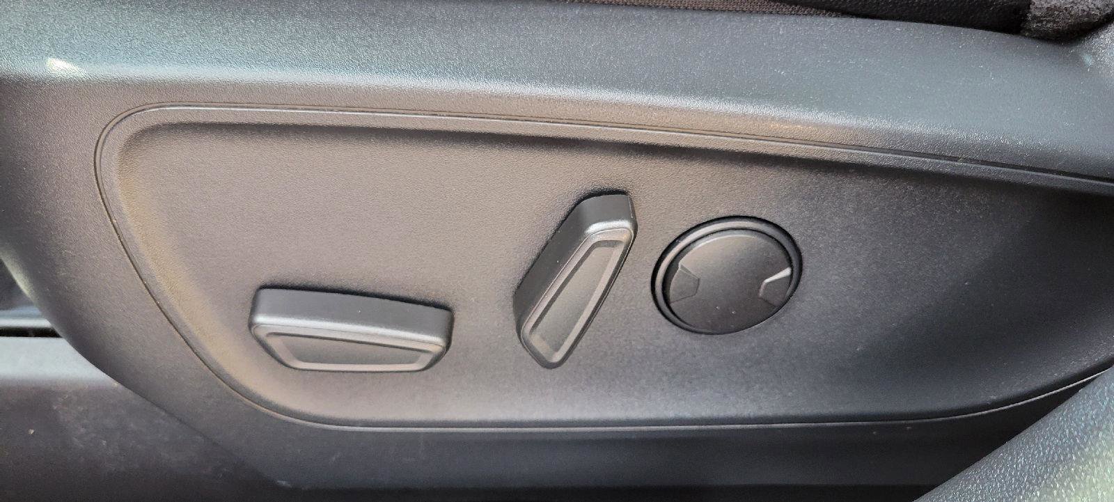 Used 2024 Ford Escape Platinum w/ Premium Technology Package image 10