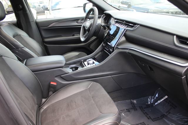 Used 2023 Jeep Grand Cherokee L Altitude AWD/4WD image 34