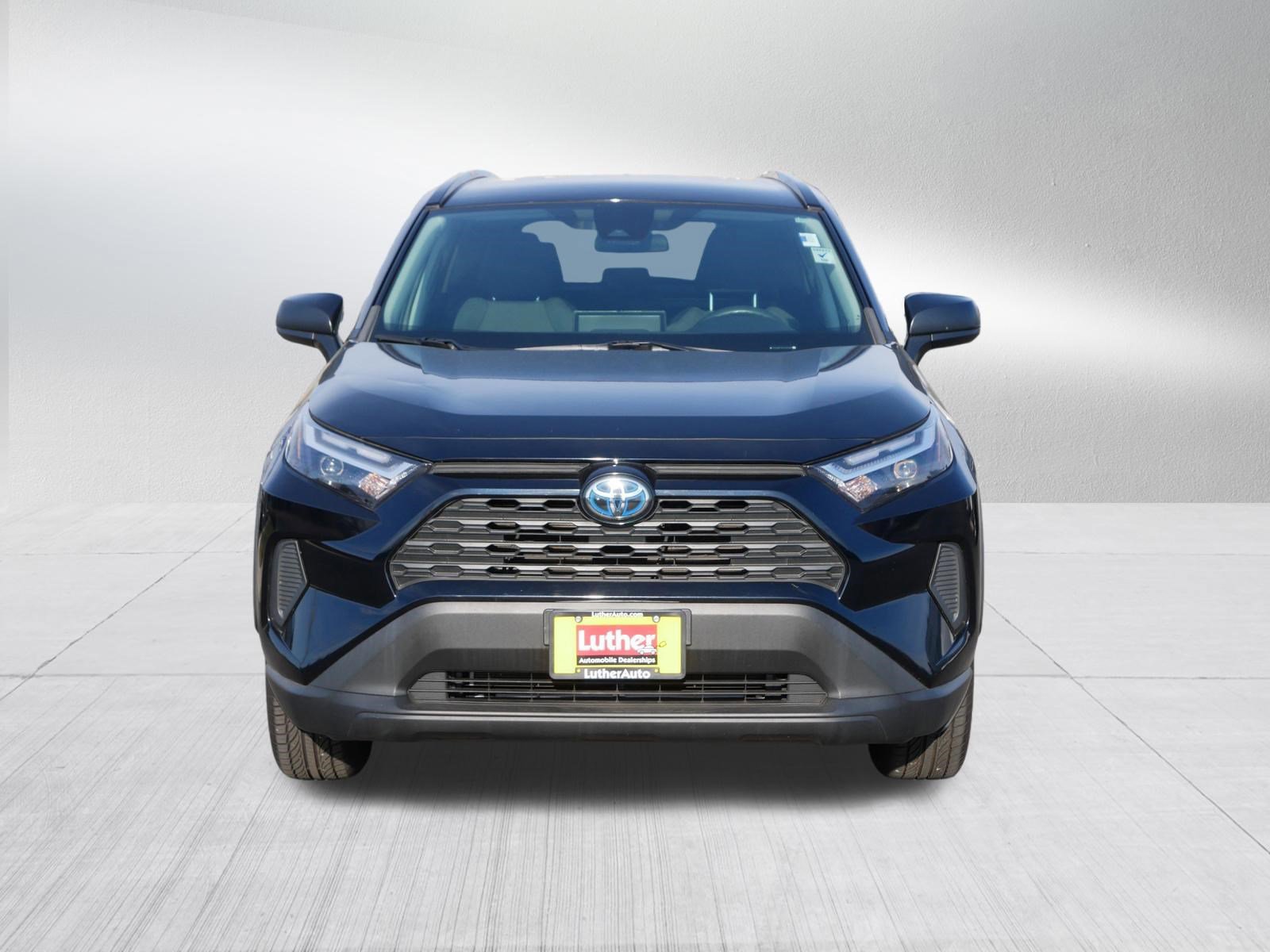 Used 2023 Toyota RAV4 LE AWD/4WD video 2