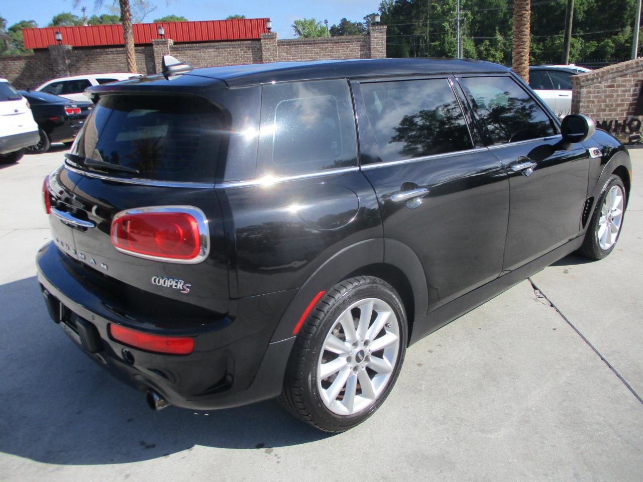 Used 2017 MINI Cooper Clubman S image 13