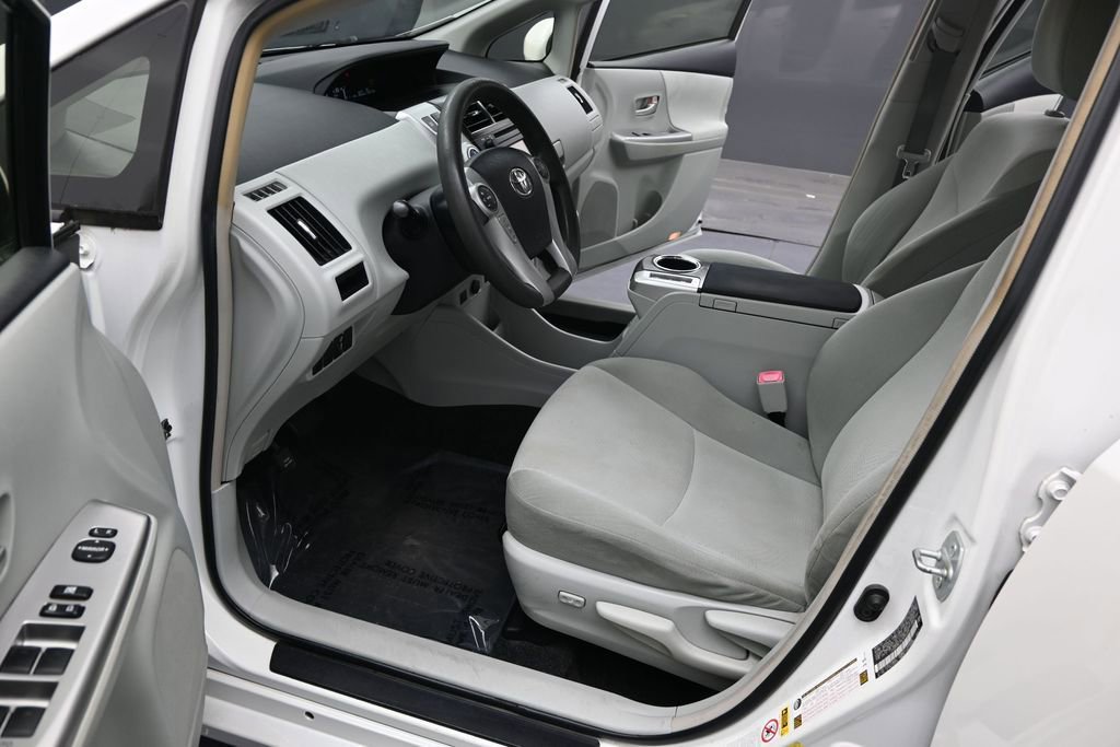 Used 2014 Toyota Prius V Three FWD image 10