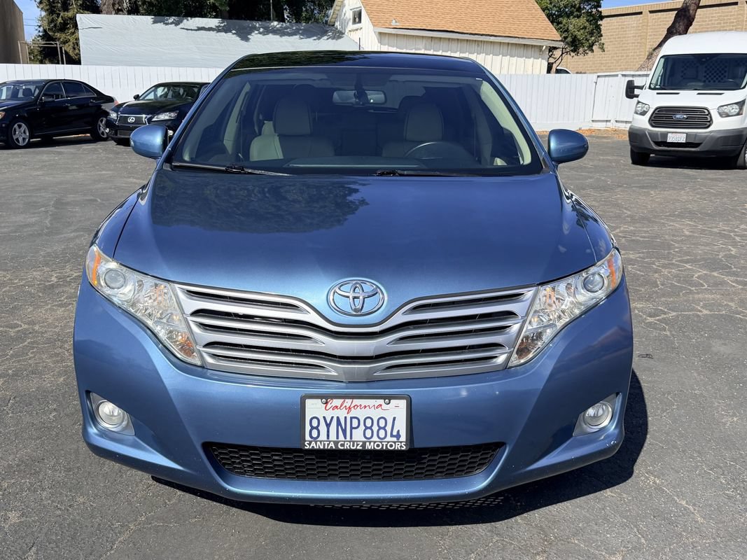 Used 2010 Toyota Venza w/ Leather Pkg FWD image 2