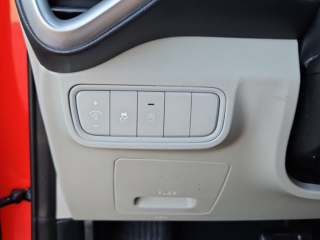 Used 2025 Kia Soul LX FWD image 15