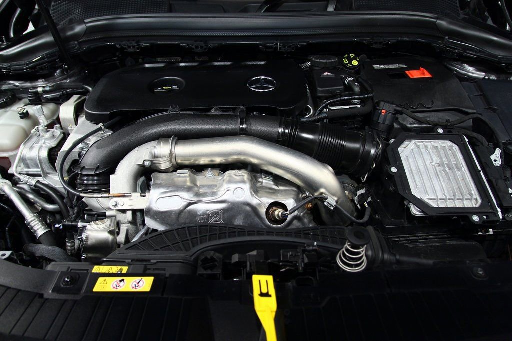 Certified 2025 Mercedes-Benz GLA 250 4MATIC image 31