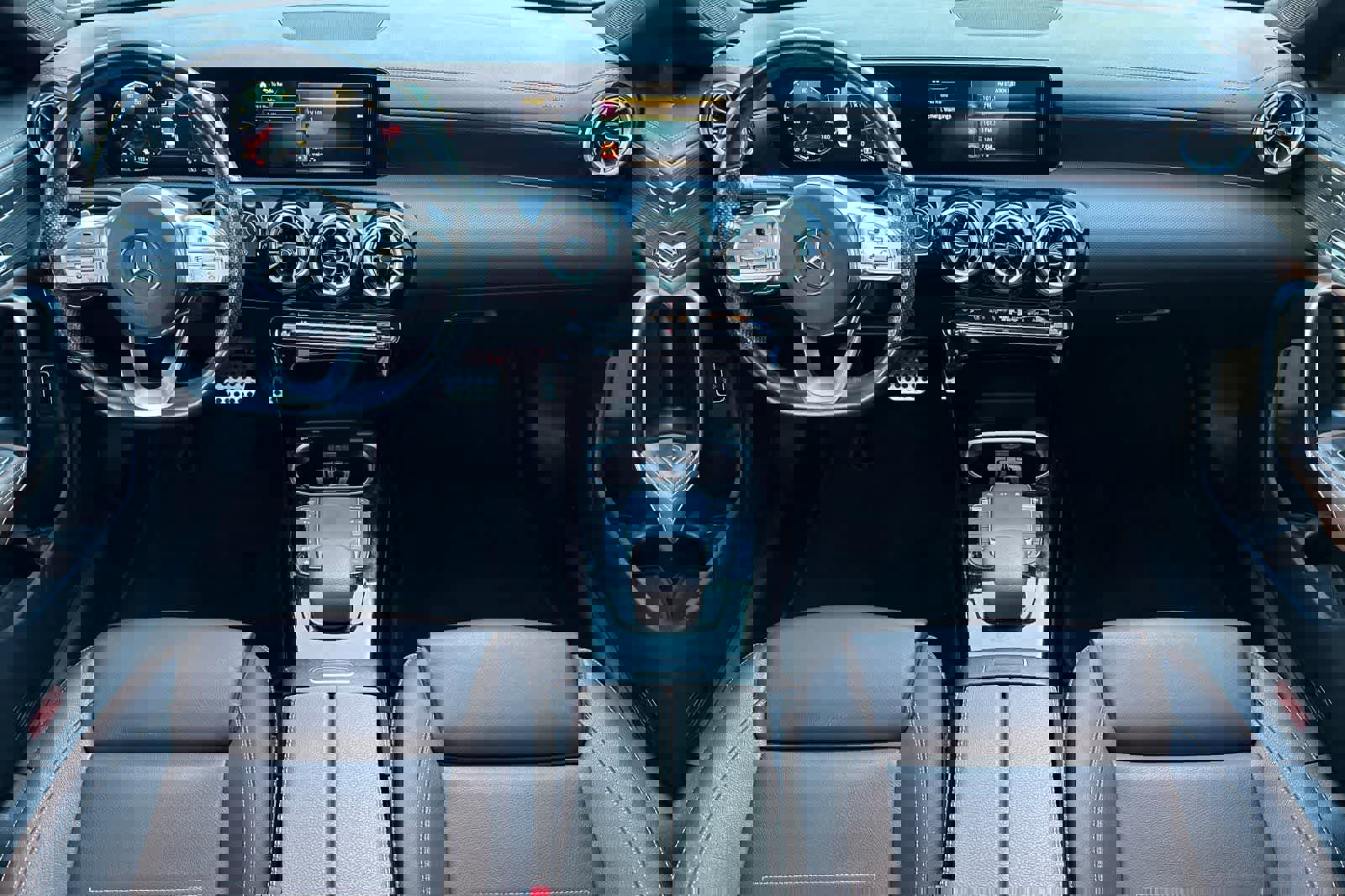 Used 2022 Mercedes-Benz CLA 250 image 3