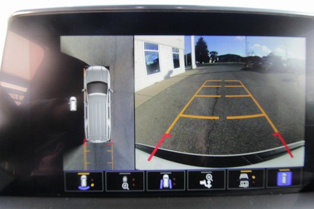 Used 2023 GMC Yukon XL AT4 w/ Technology Package image 32