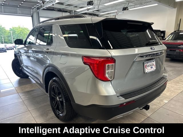 Used 2020 Ford Explorer XLT w/ Equipment Group 202A AWD/4WD image 16