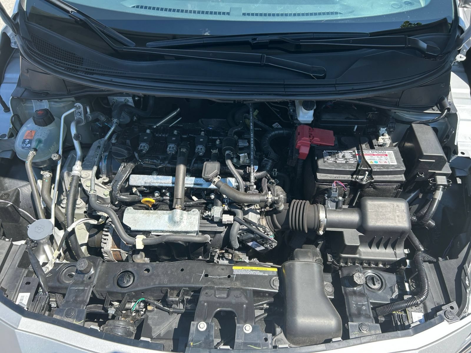 Used 2025 Nissan Versa SV FWD image 27