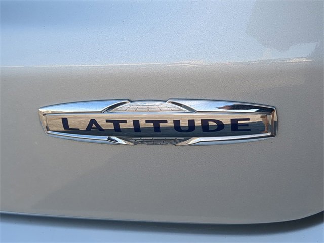 Used 2024 Jeep Compass Latitude image 13