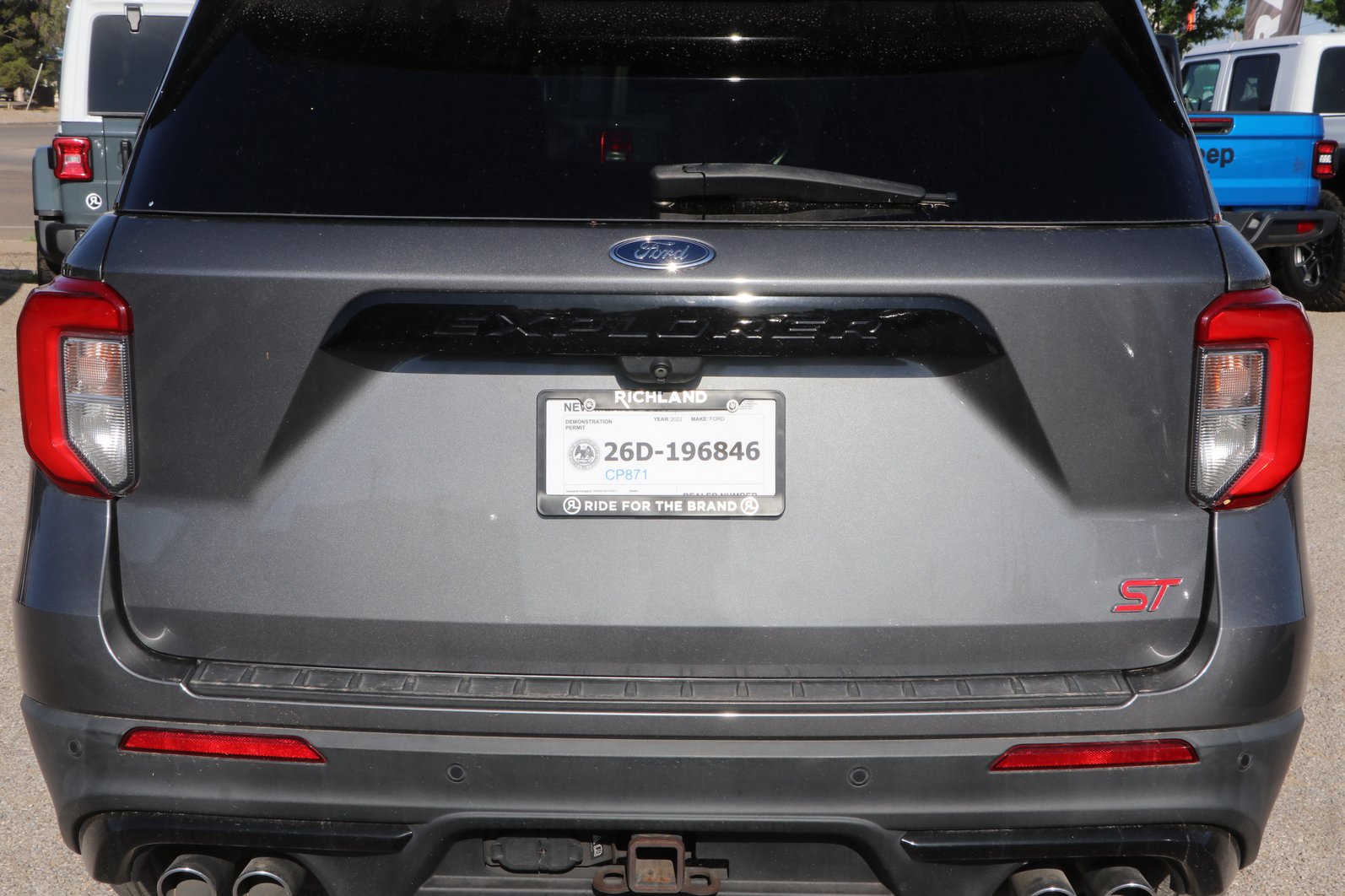 Used 2022 Ford Explorer ST AWD/4WD image 6