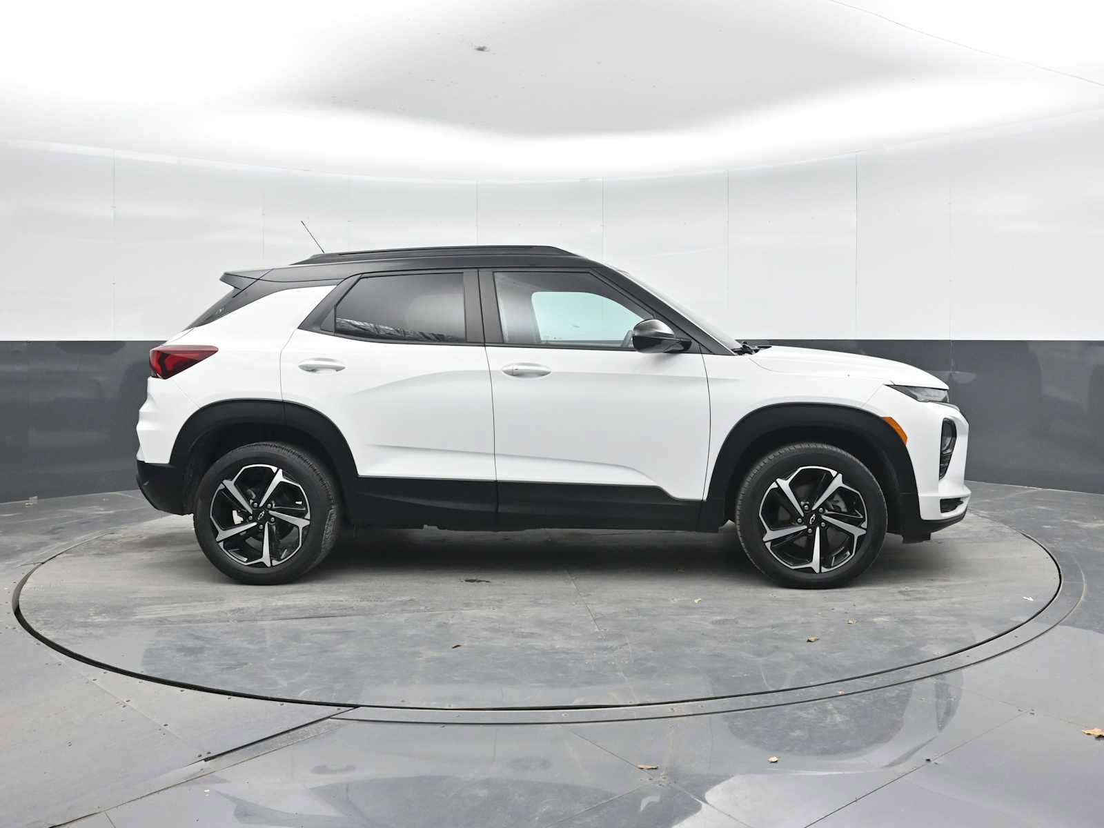 Used 2023 Chevrolet TrailBlazer RS AWD/4WD image 9