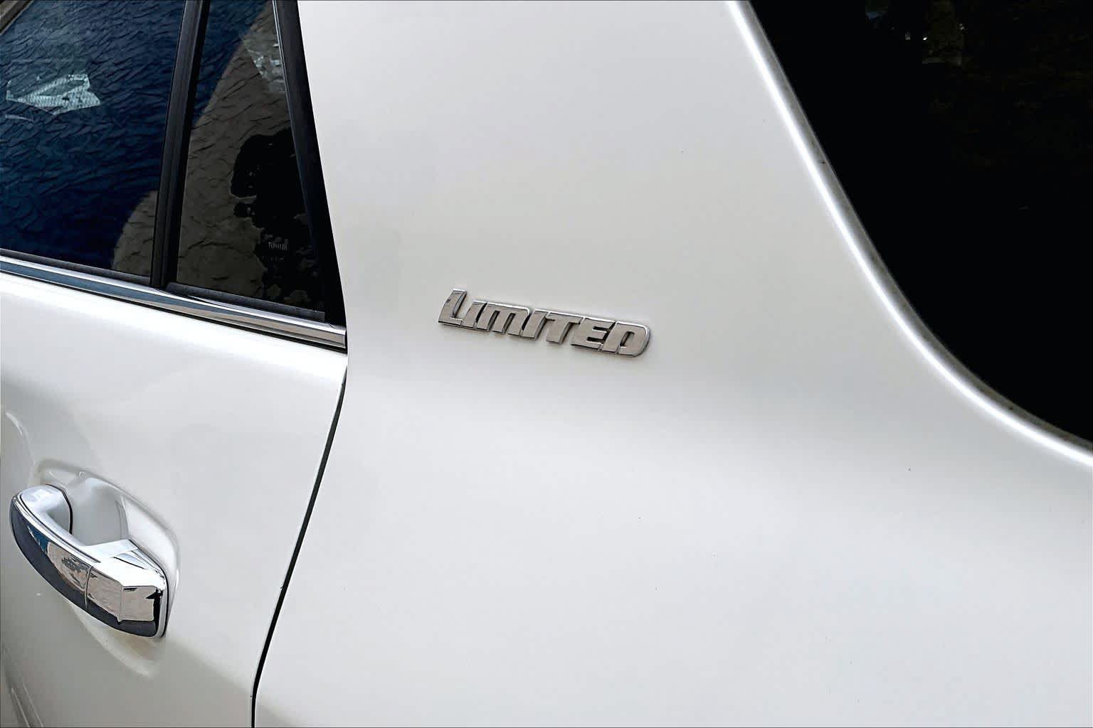 Used 2021 Toyota 4Runner Limited RWD image 10