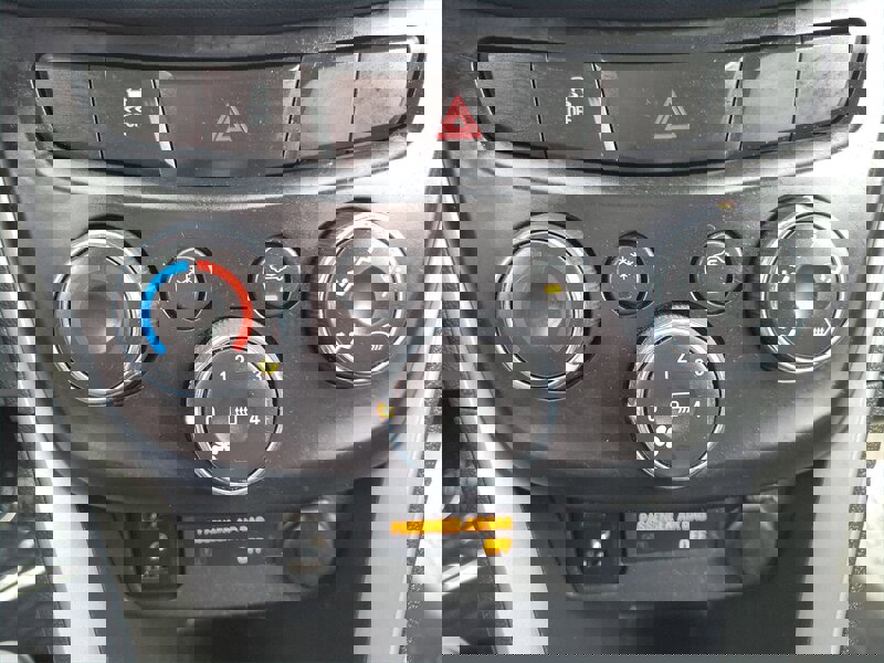 Used 2019 Chevrolet Trax LT w/ LT Convenience Package AWD/4WD image 24