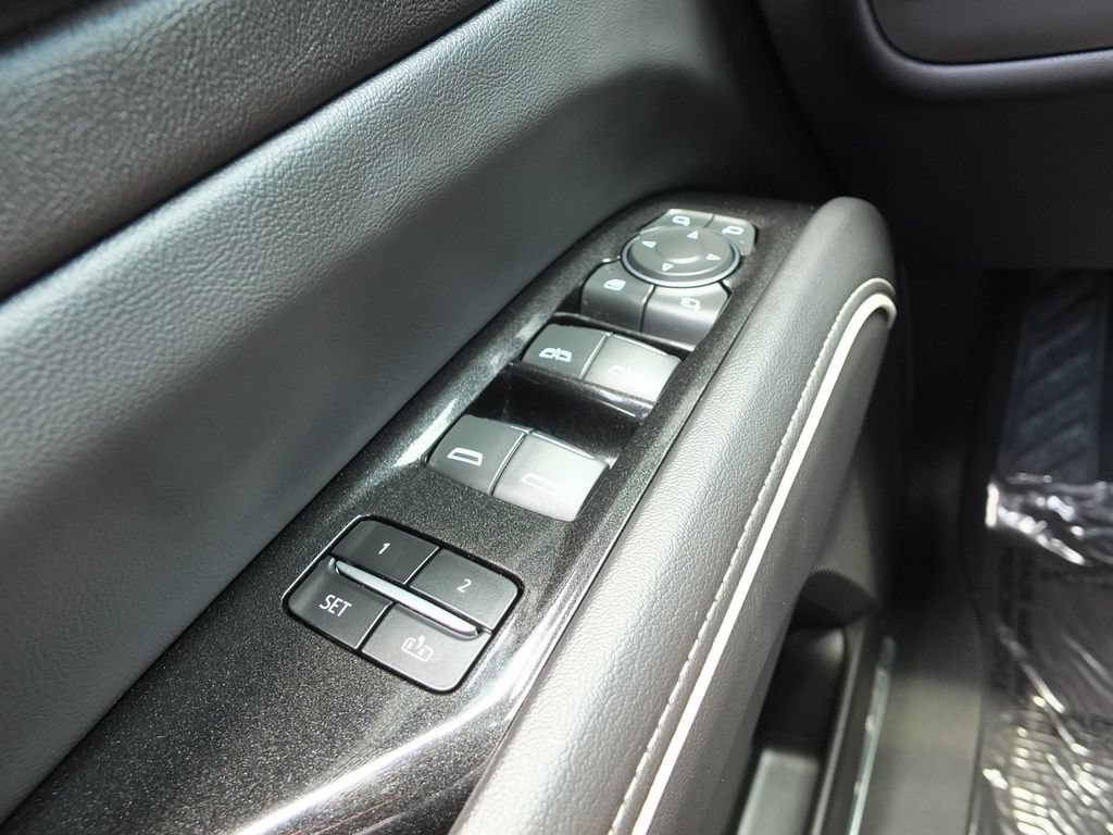 Used 2024 Cadillac Escalade Premium Luxury AWD/4WD image 40