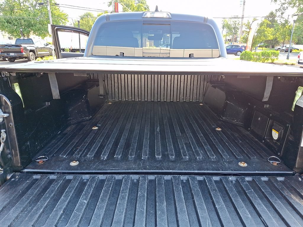 Used 2022 Toyota Tacoma TRD Sport AWD/4WD image 27