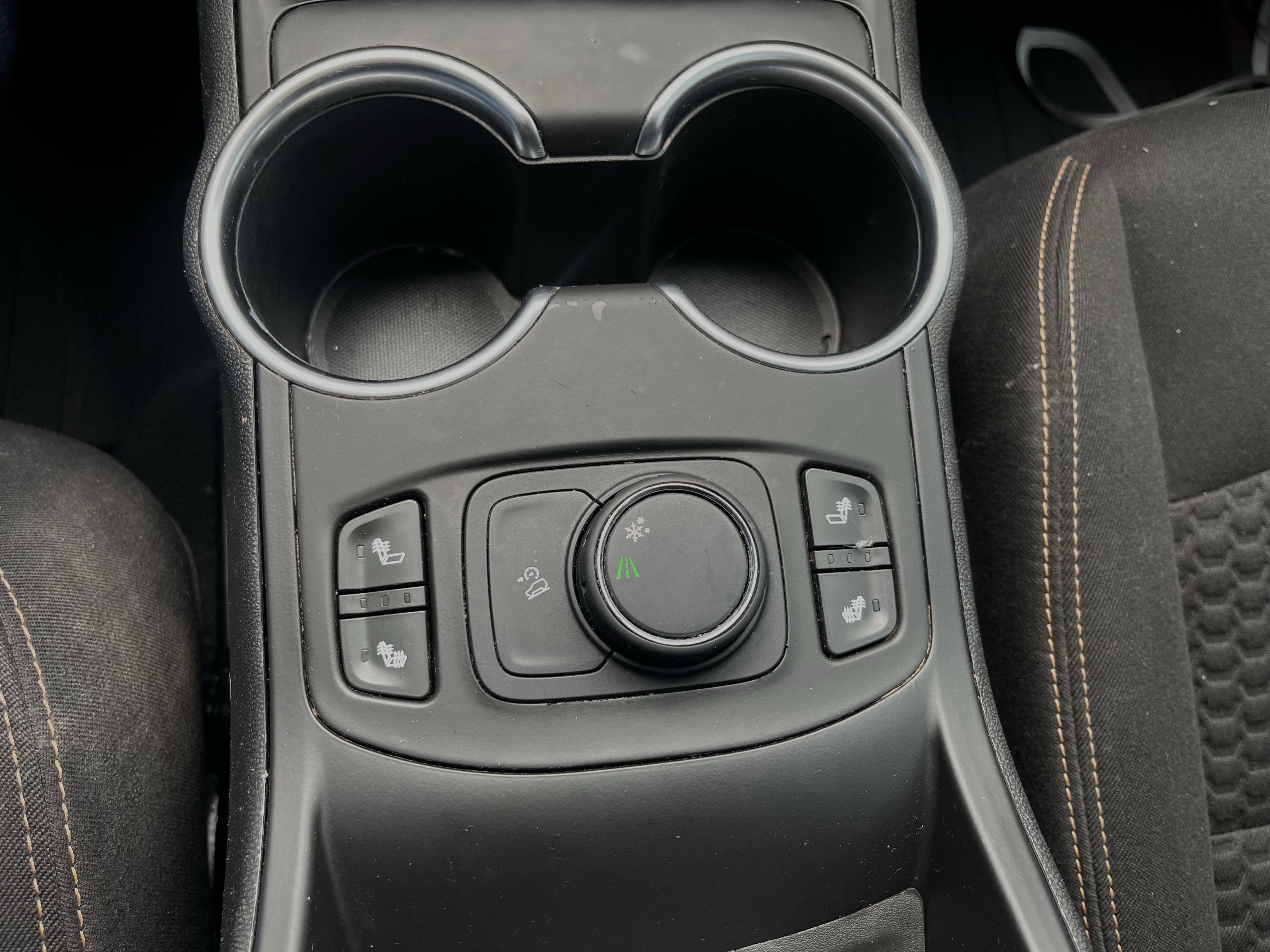 Used 2018 GMC Terrain SLE w/ Driver Convenience Package image 7