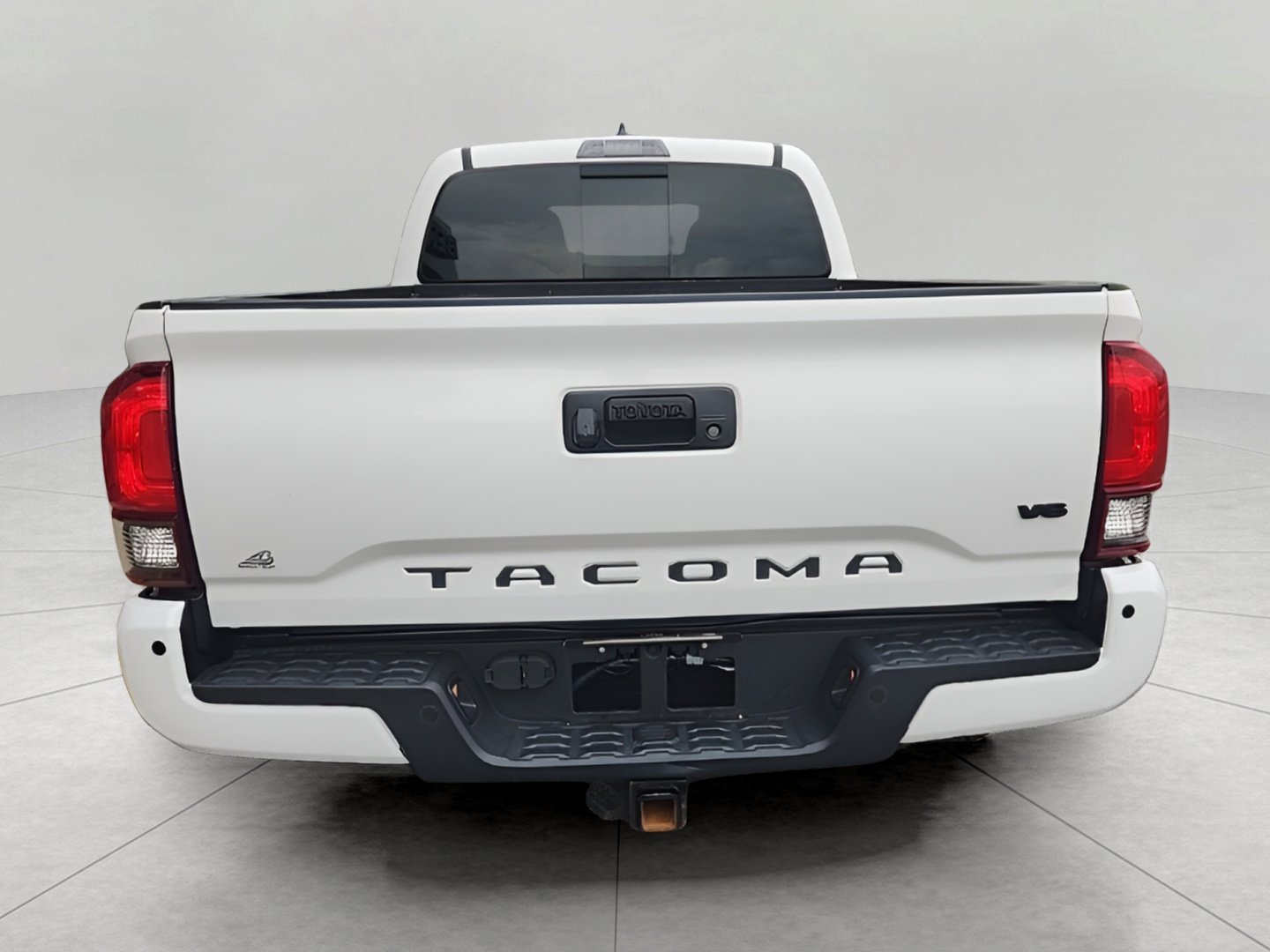 Used 2019 Toyota Tacoma TRD Off-Road w/ Technology Package AWD/4WD image 8