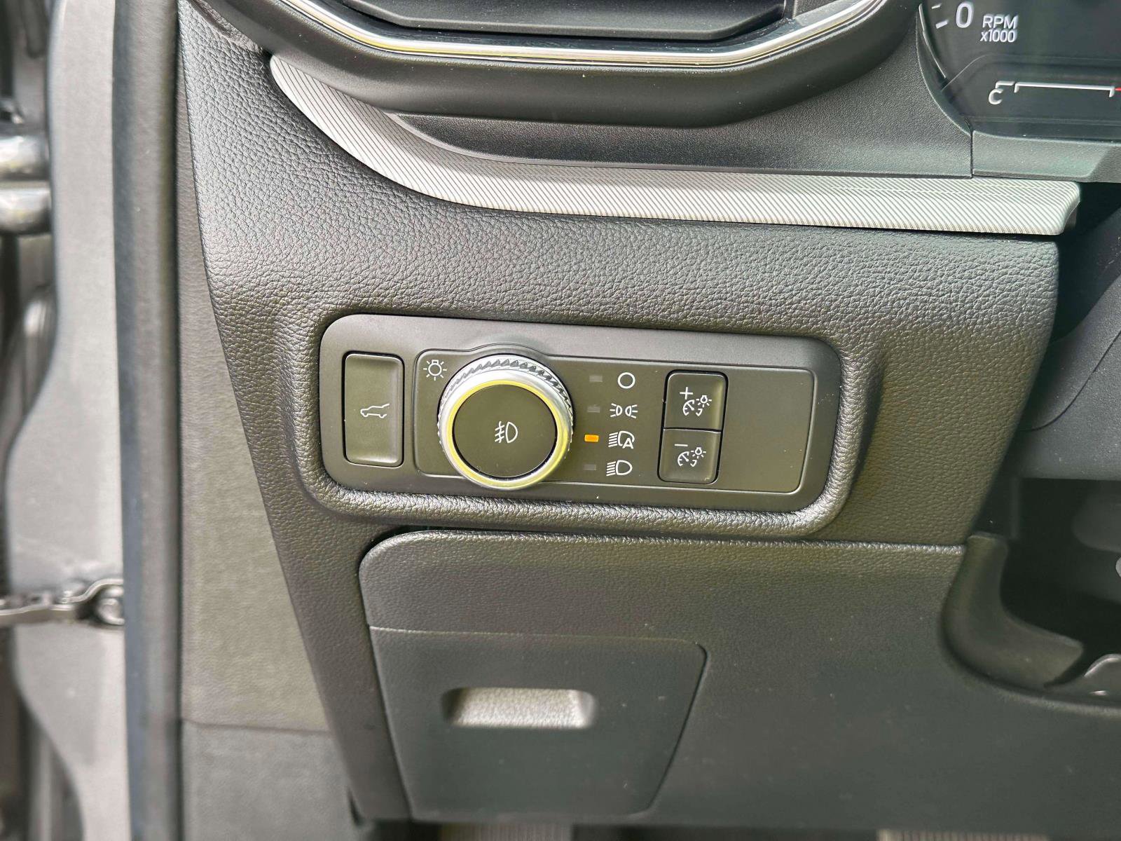 Used 2021 Ford Explorer XLT w/ Equipment Group 202A image 21