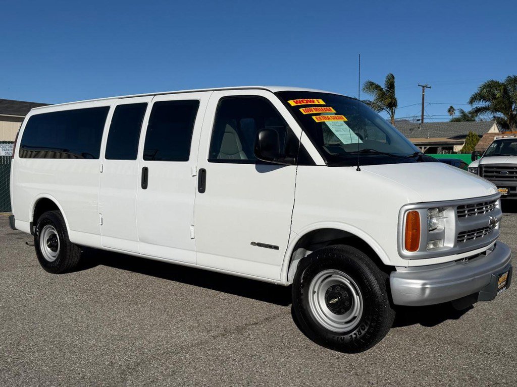 Used 2001 Chevrolet Express 3500 Extended Passenger image 3