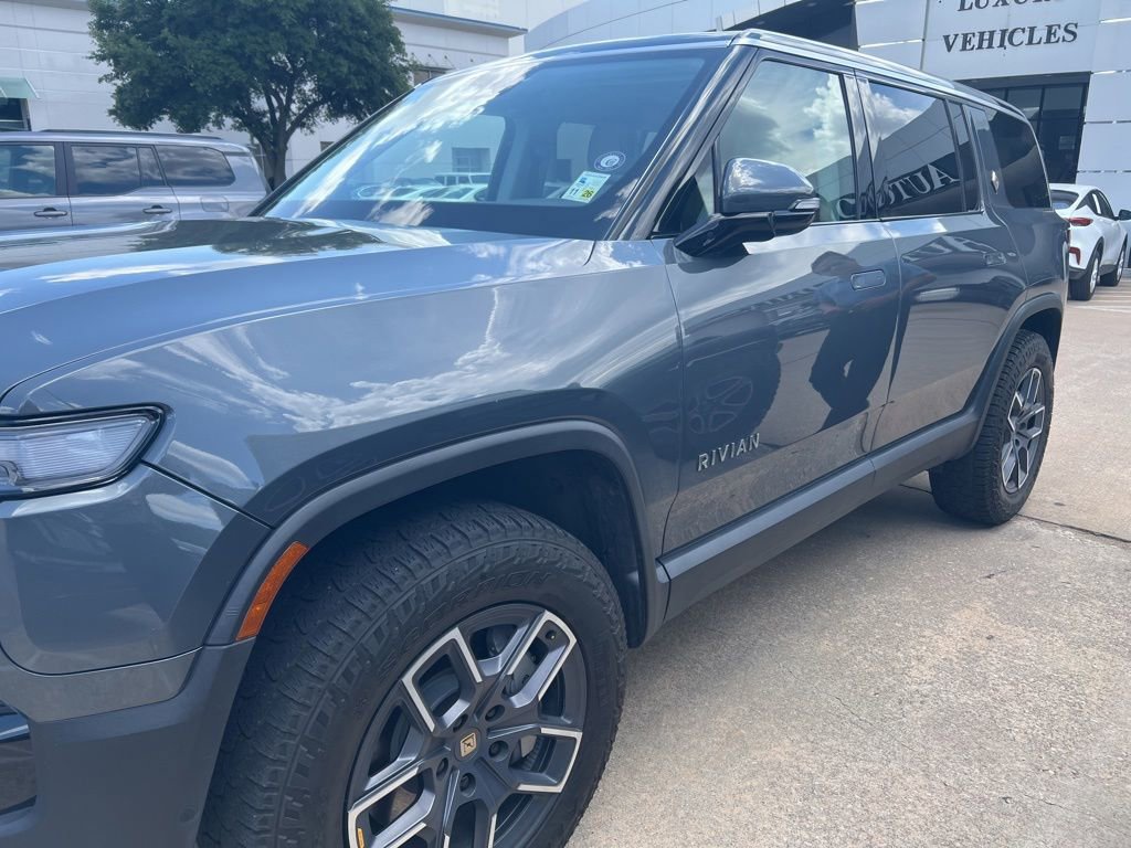 Used 2025 Rivian R1S Adventure AWD/4WD image 2