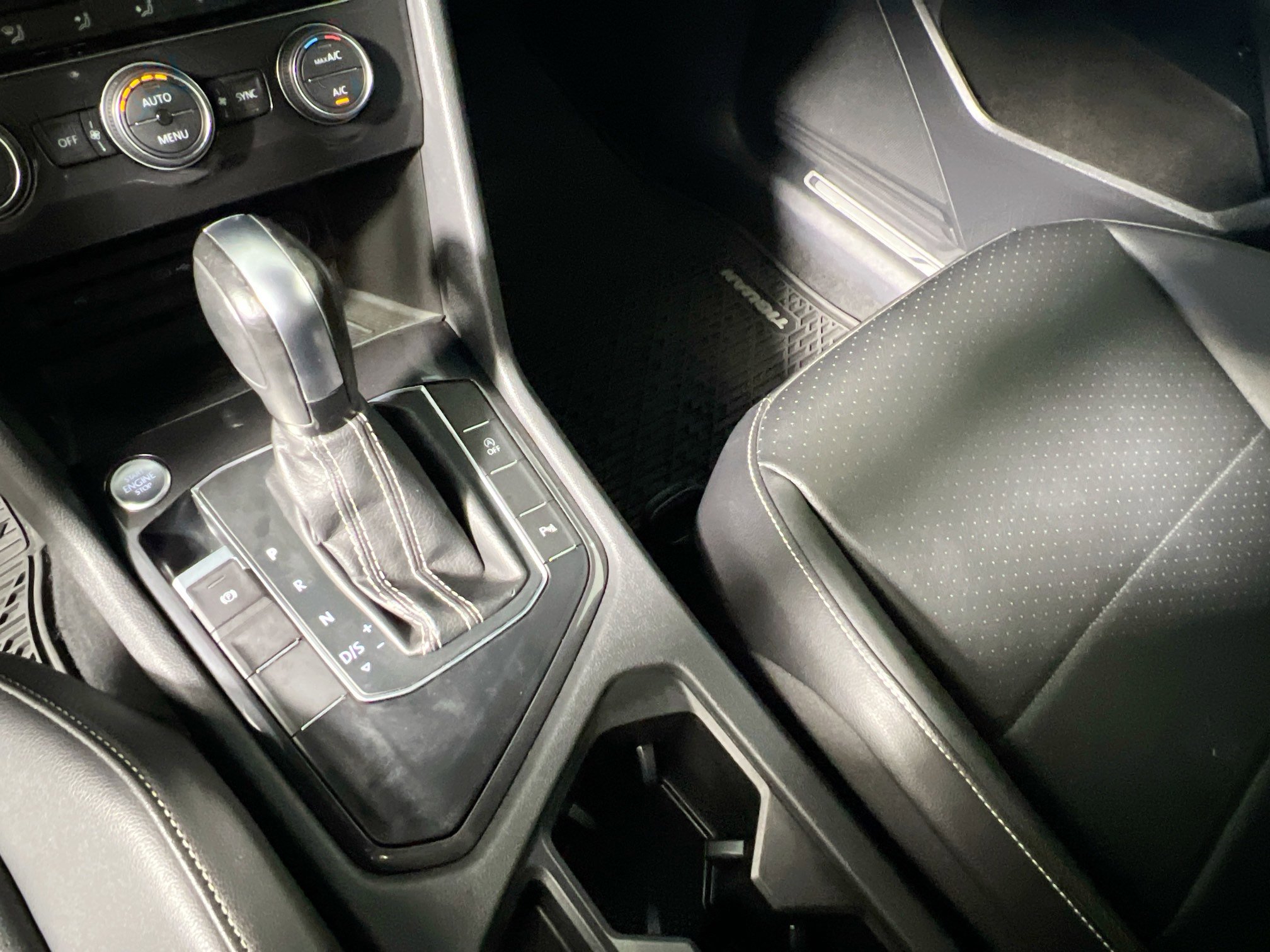 Used 2021 Volkswagen Tiguan SE R-Line image 26