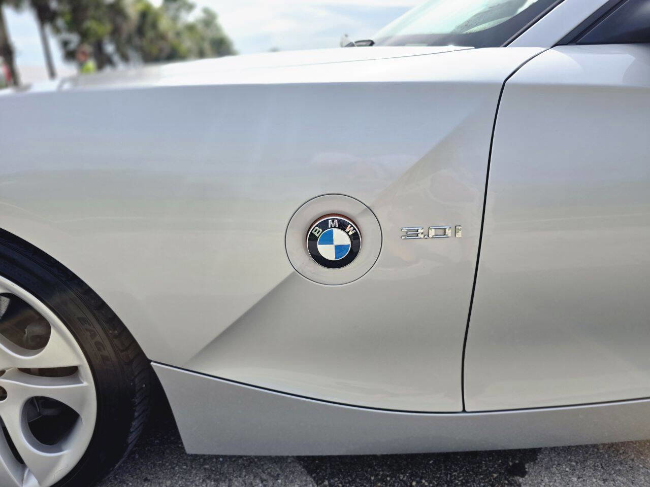 Used 2003 BMW Z4 3.0i image 16