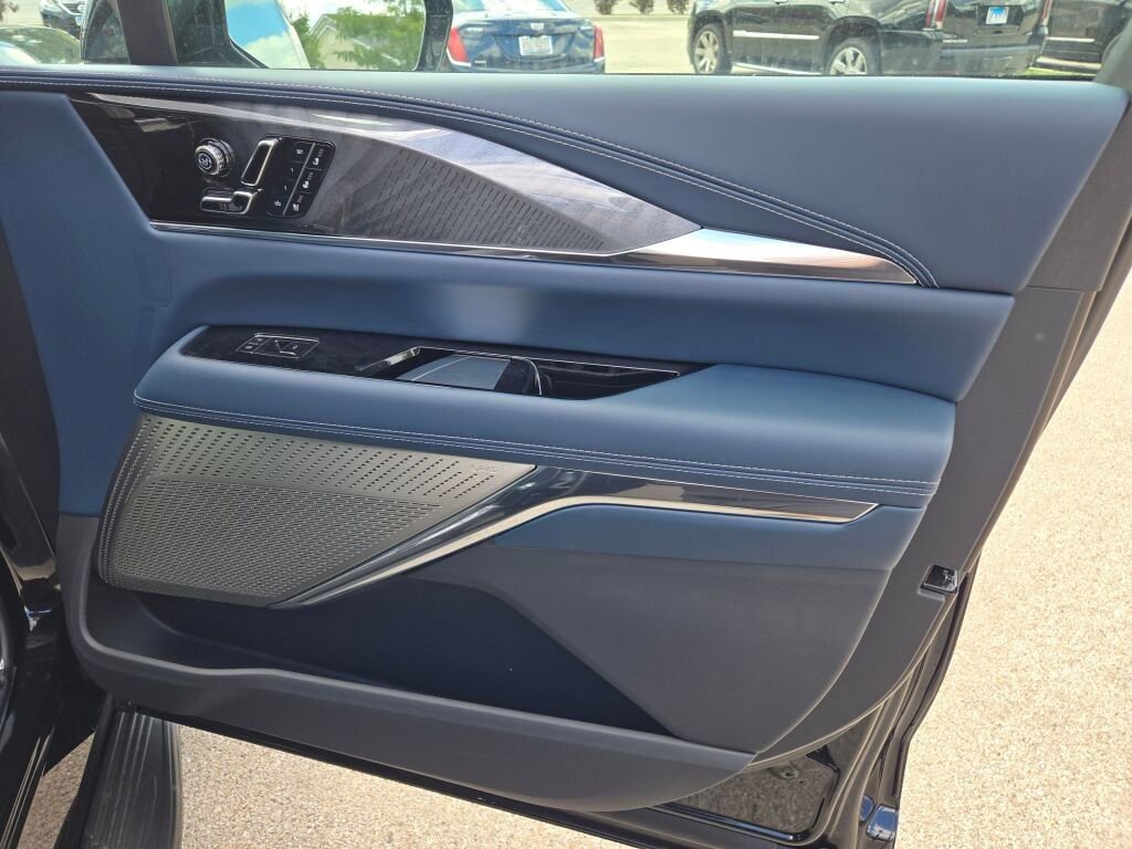 New 2026 Cadillac Escalade IQ Sport 2 w/ LPO, ONYX Package image 5