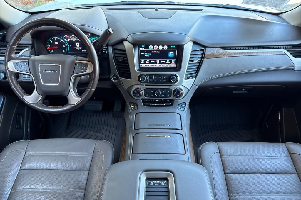 Used 2020 GMC Yukon XL Denali w/ Denali Premium Package image 15