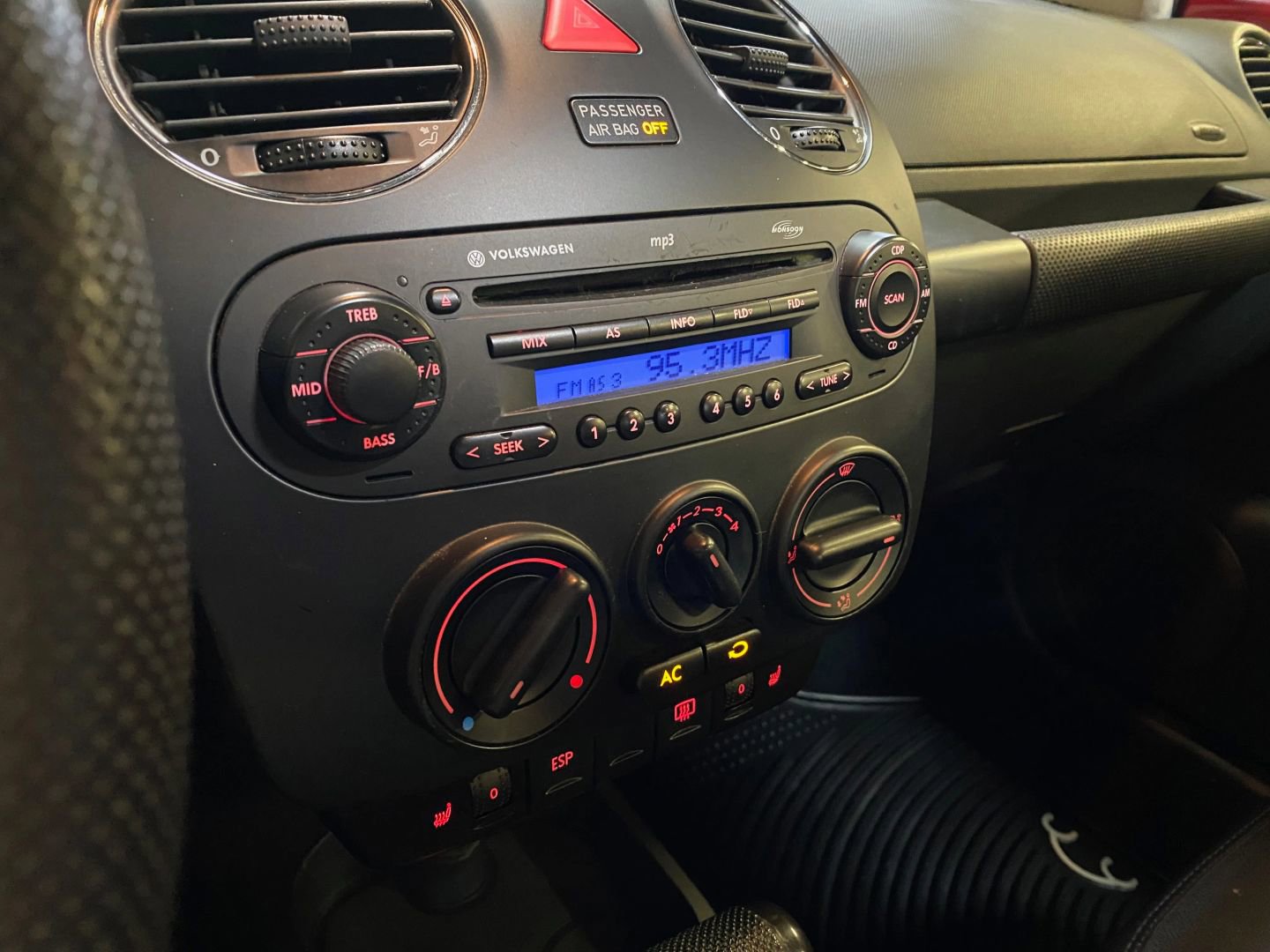 Used 2007 Volkswagen Beetle Coupe w/ Package 1 image 29