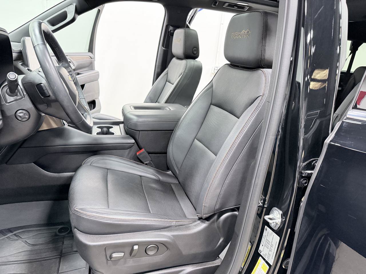 Used 2023 Chevrolet Suburban High Country w/ Max Trailering Package AWD/4WD image 29