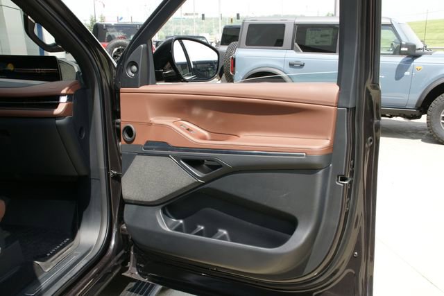 Used 2025 Lincoln Navigator Reserve AWD/4WD image 41