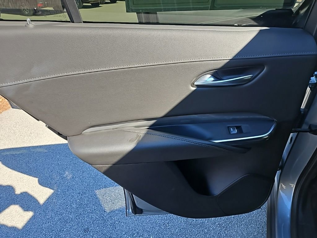 Used 2025 Cadillac XT4 Premium Luxury image 25
