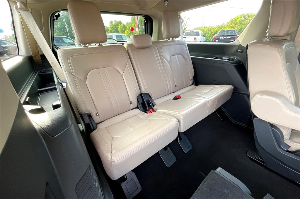 Used 2024 Ford Expedition Max Limited image 28