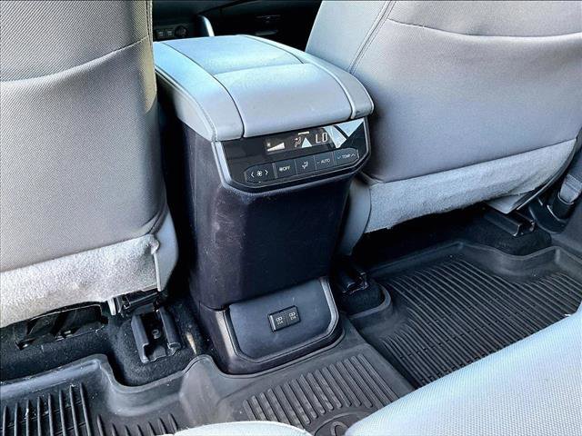 Used 2021 Toyota Highlander L image 25